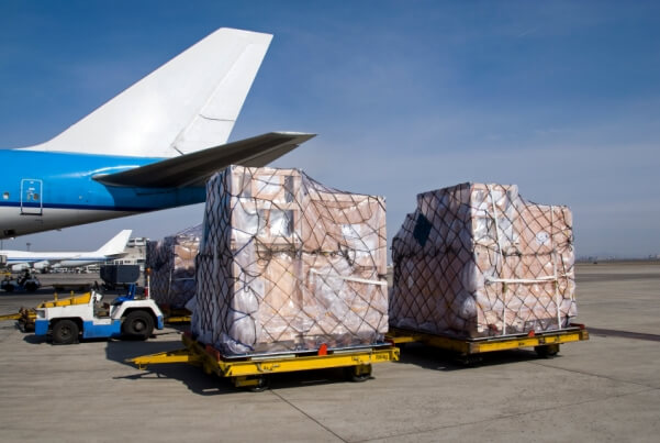 Chuẩn bị hàng hóa vận chuyển đi Indonesia
