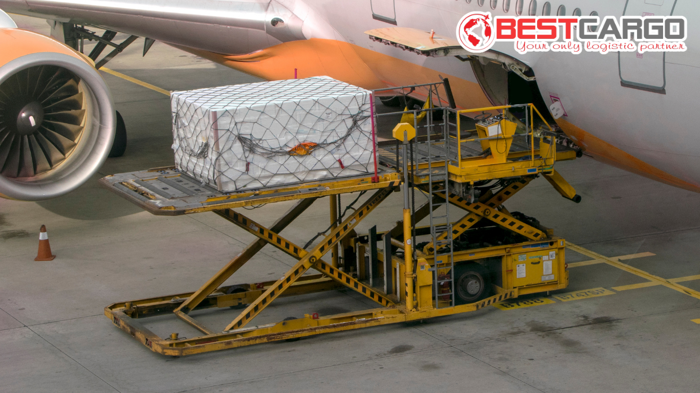 Unit Load Device (ULD): Thiết bị chứa hàng trong vận tải hàng không