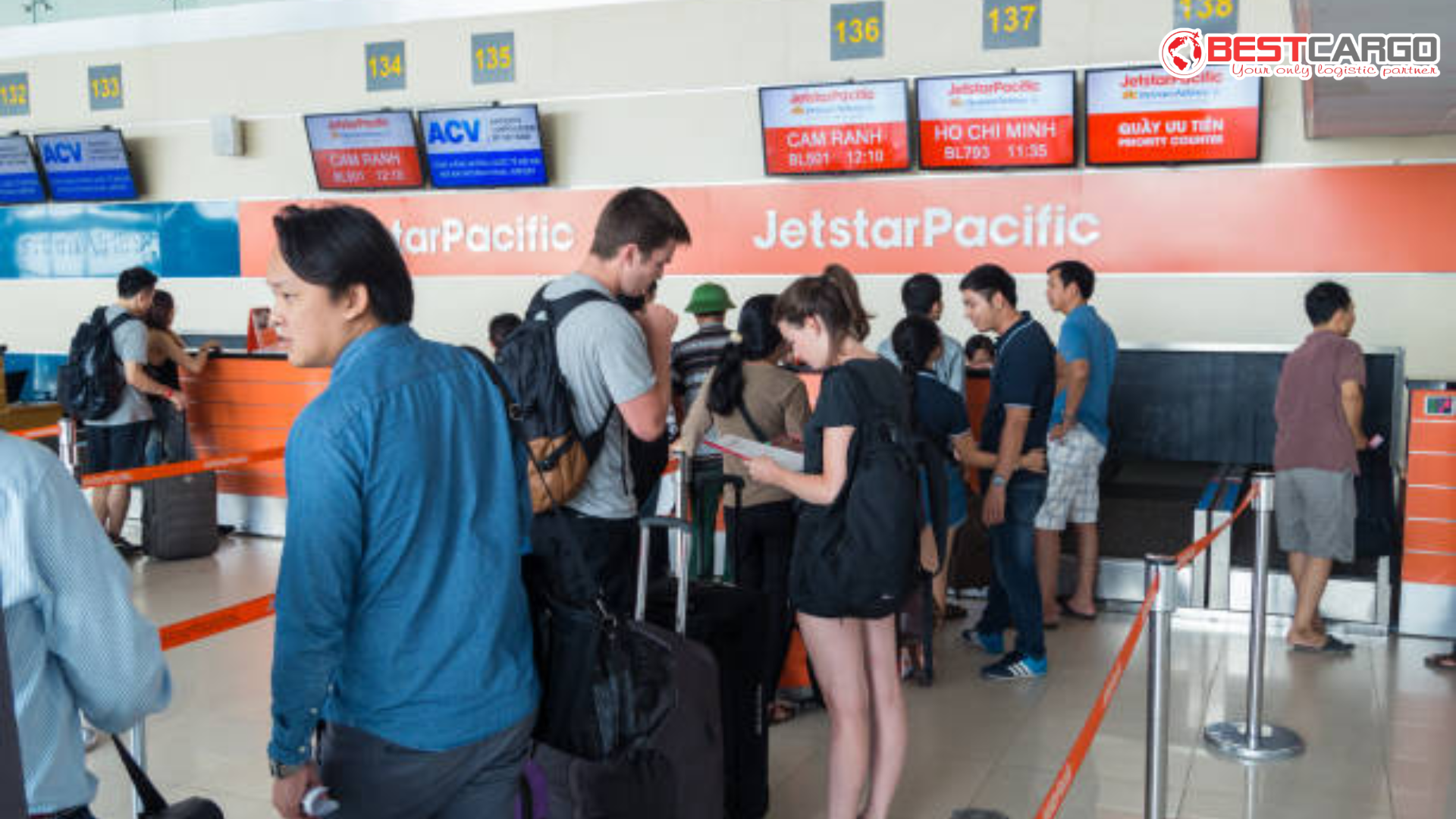 Hàng không Việt Nam ứng phó biến động tại Trung Đông