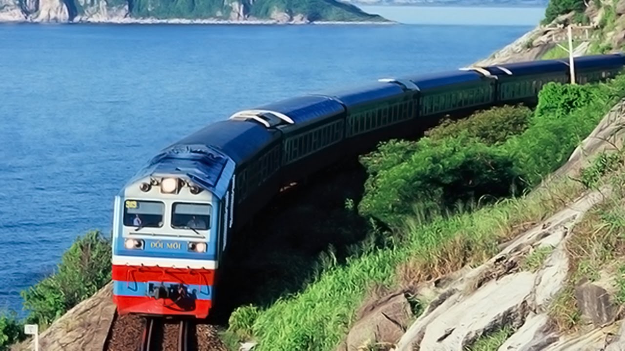 Transporting motorbikes from Hanoi to Ho Chi Minh by rail