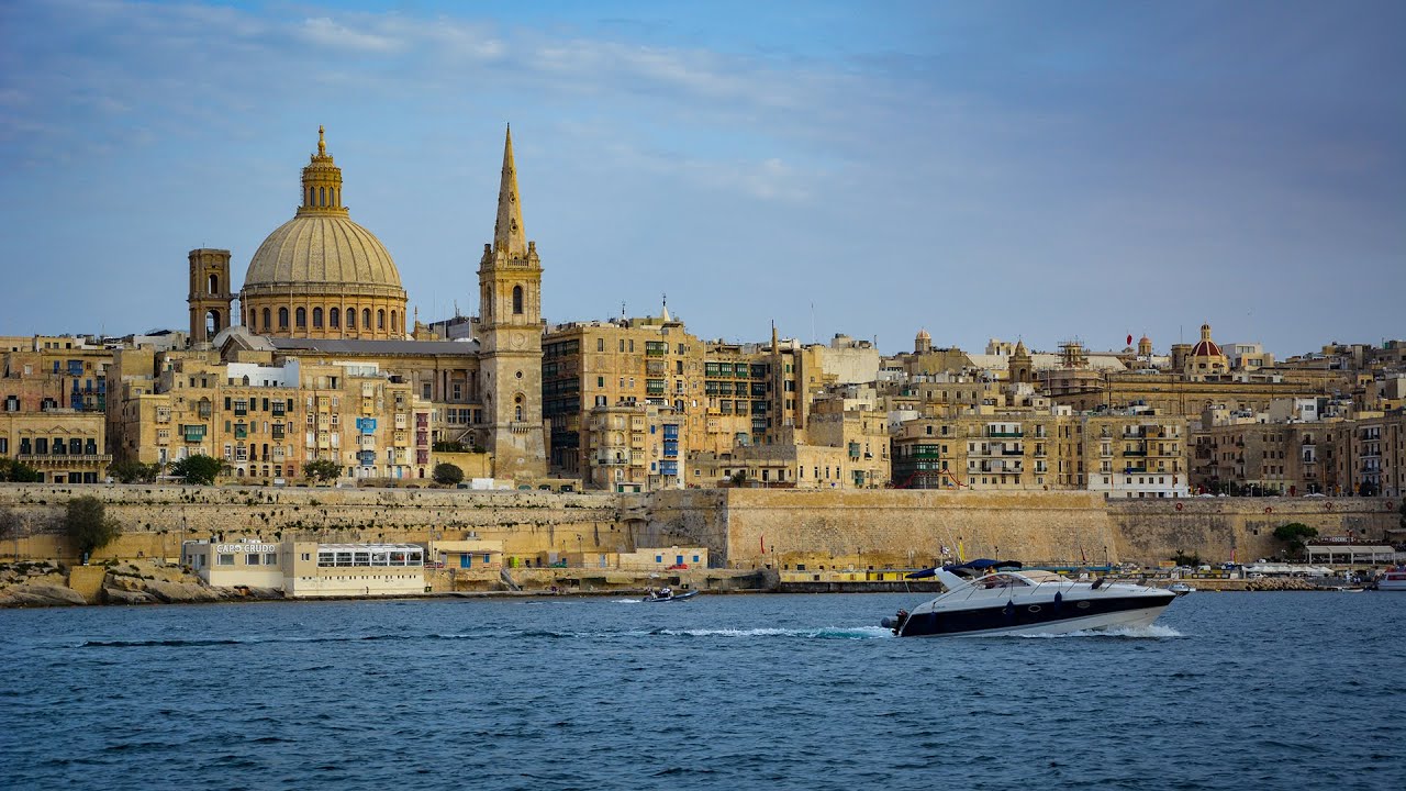 Book tải hàng không đi Malta