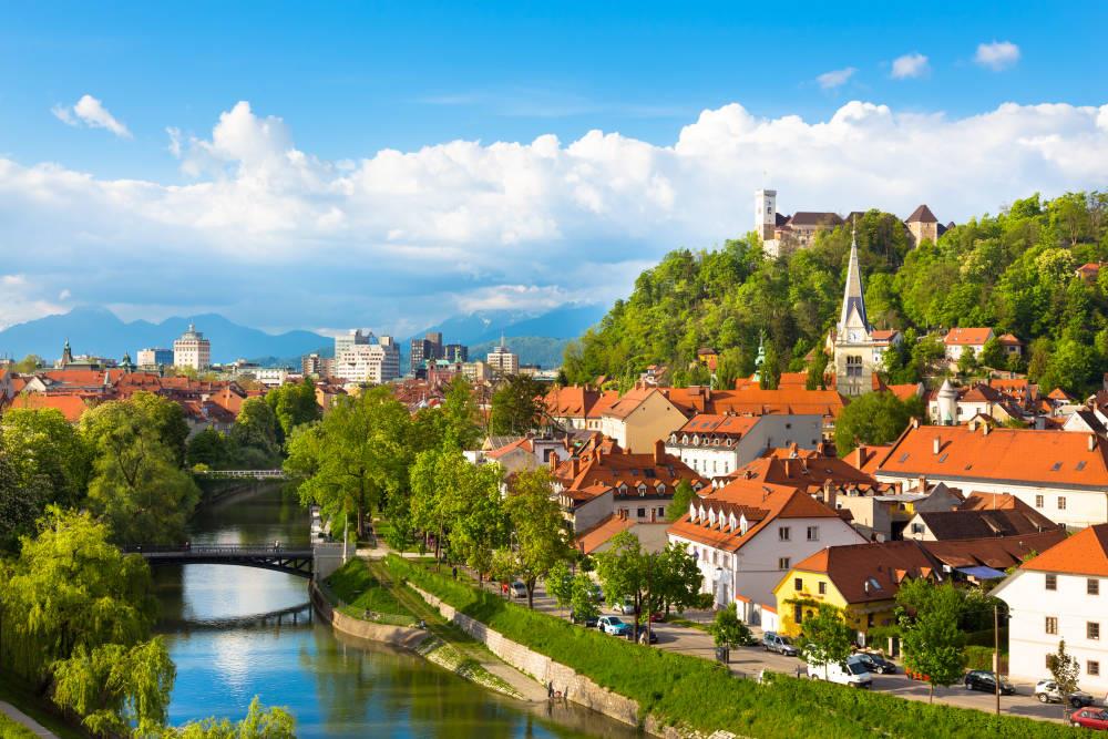 Chuyển phát nhanh Hà Nội - Slovenia giá tốt