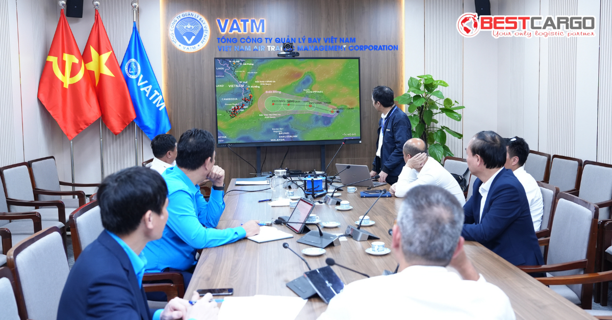 VATM triển khai các biện pháp ứng phó bão số 15, bảo đảm an toàn hoạt động bay trong mọi tình huống VATM triển khai các biện pháp ứng phó bão số 15, bảo đảm an toàn hoạt động bay trong mọi tình huống
