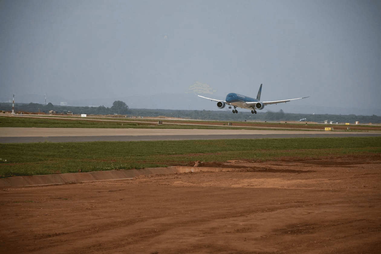 Long Thành đón chuyến bay đầu tiên, mở “đường băng” tăng trưởng cho Vinhomes Green Paradise
