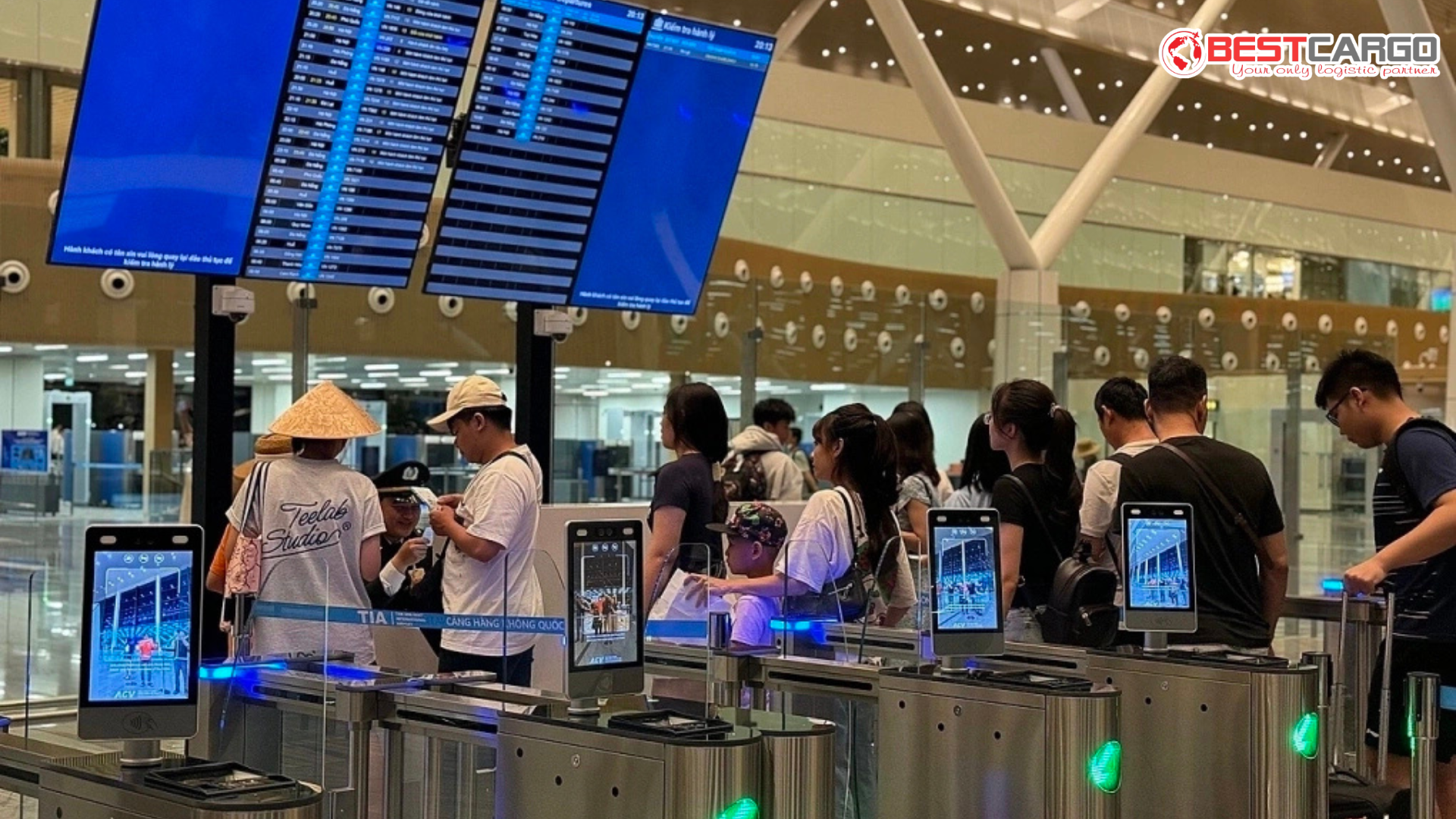 Đường bay Hà Nội TP Hồ Chí Minh lọt Top 4 nhộn nhịp nhất