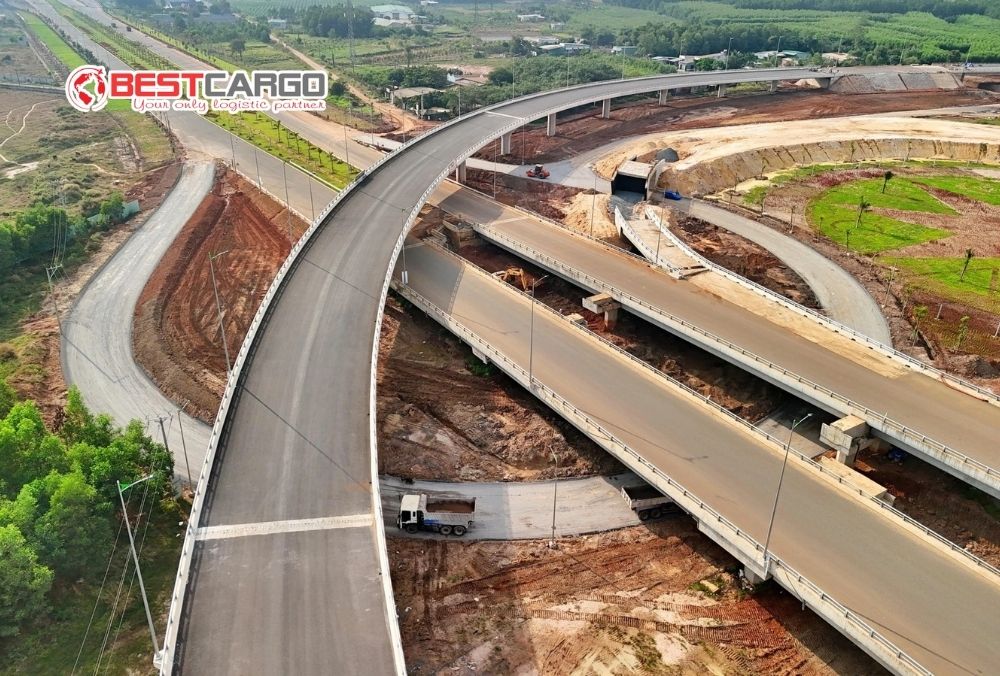 Gấp rút chốt điểm cuối metro, hoàn thiện kết nối TP.HCM đến sân bay Long Thành