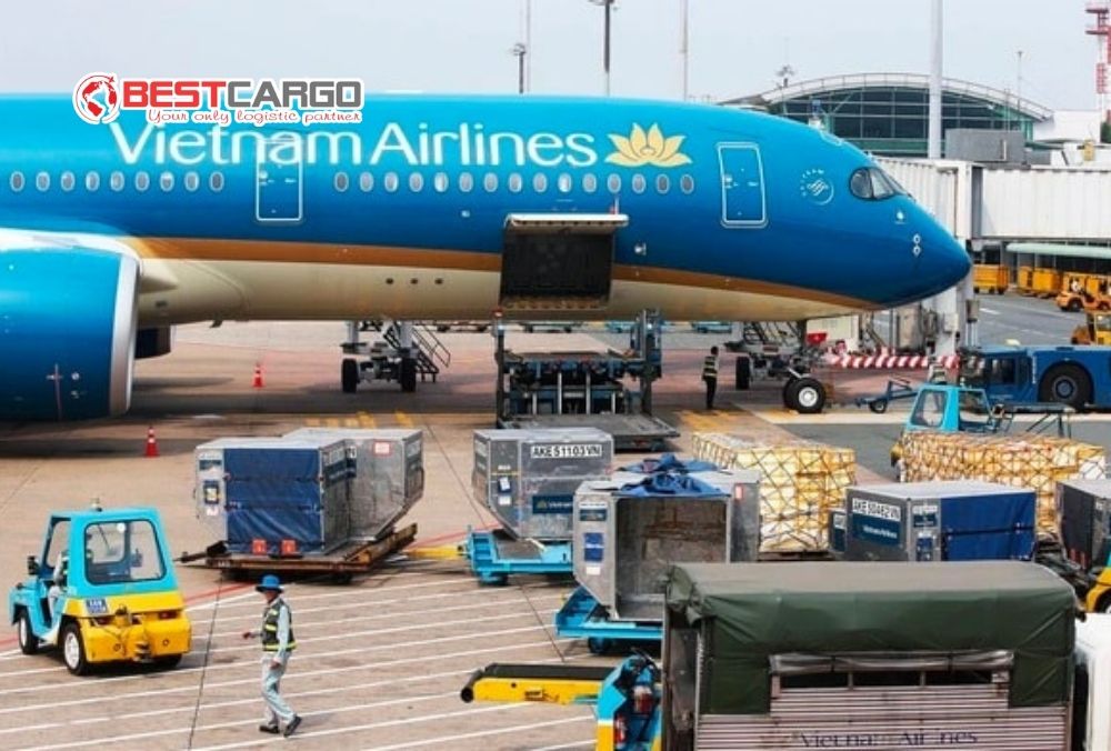 Vì sao vận chuyển bằng máy bay đắt hơn nhưng vẫn được ưa chuộng?