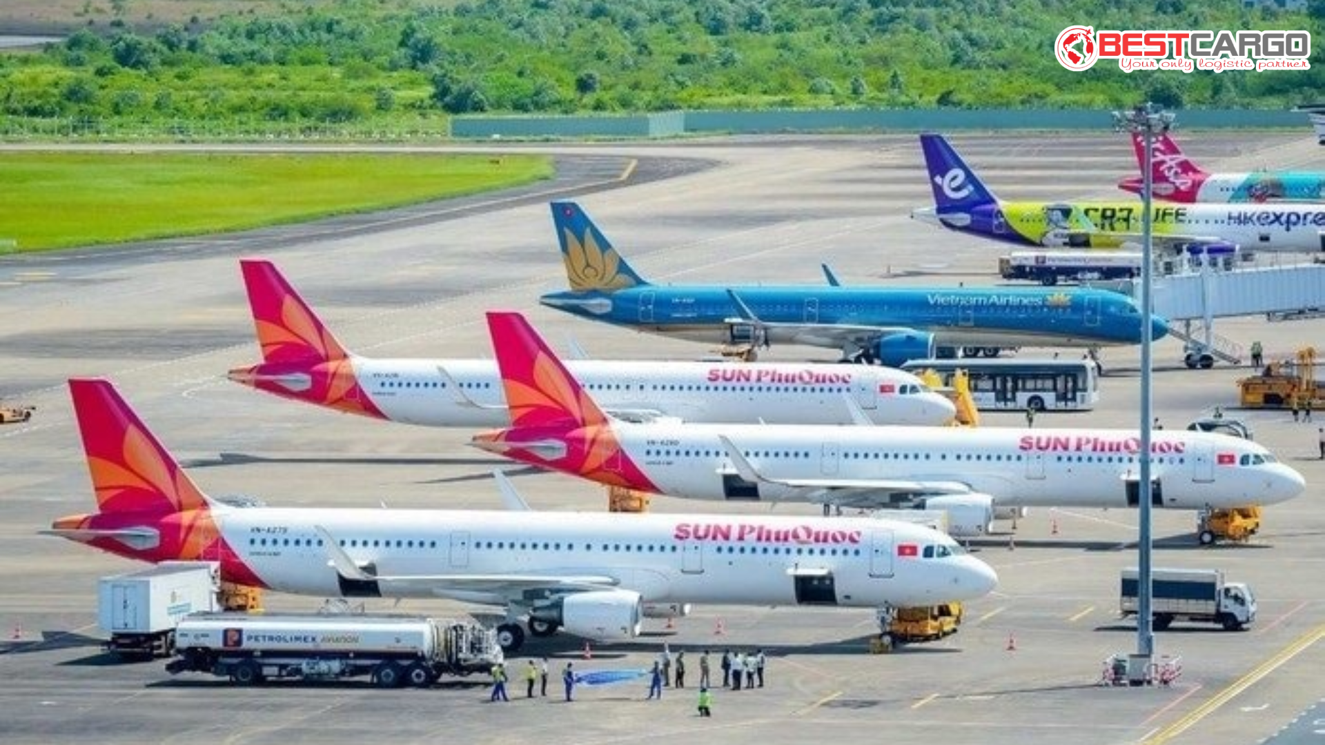 Hàng Không Và Hàng Hải Được Đề Xuất Miễn Lệ Phí 2026
