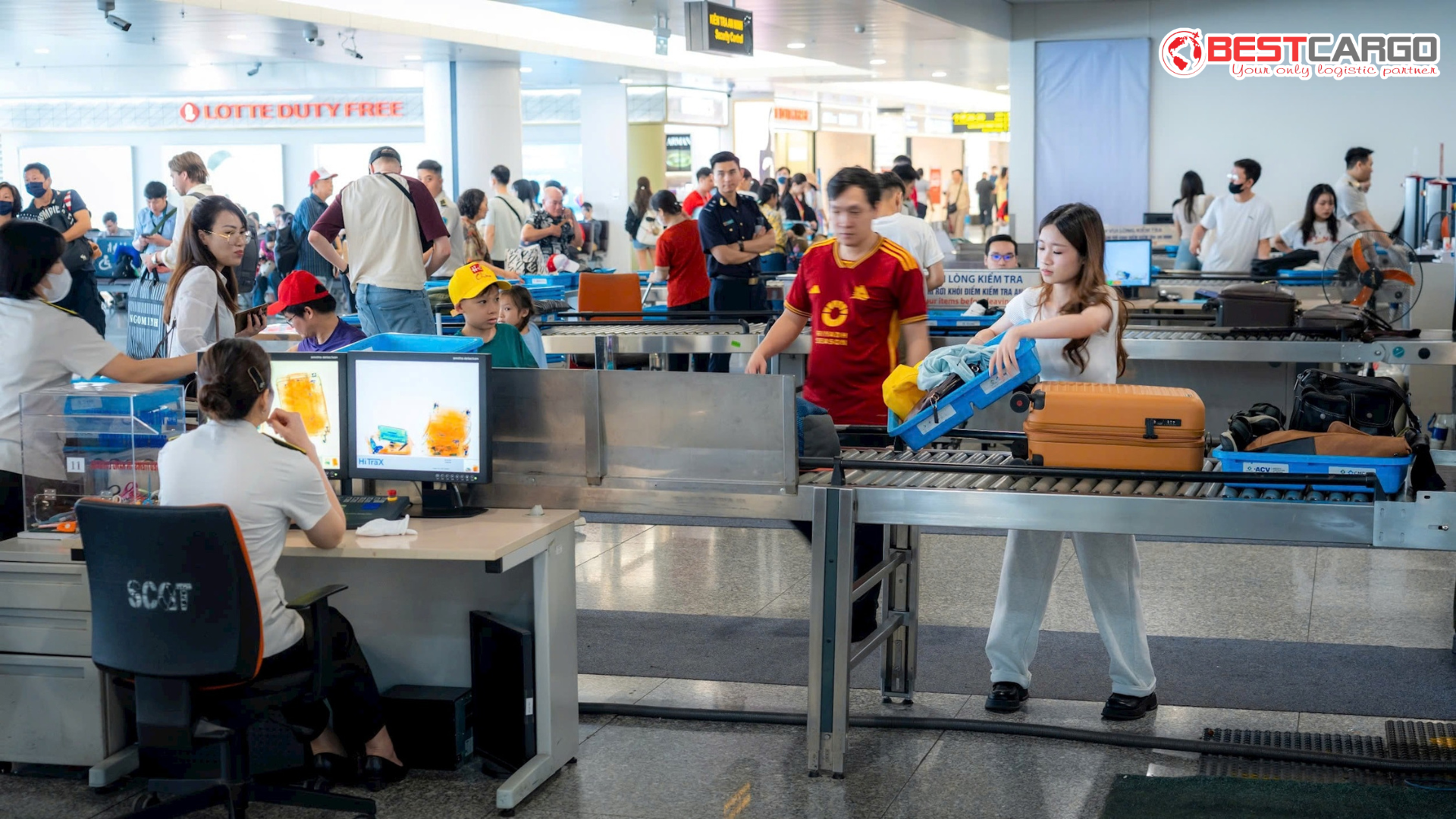 Sân bay Nội Bài tăng cường an ninh cấp độ 1