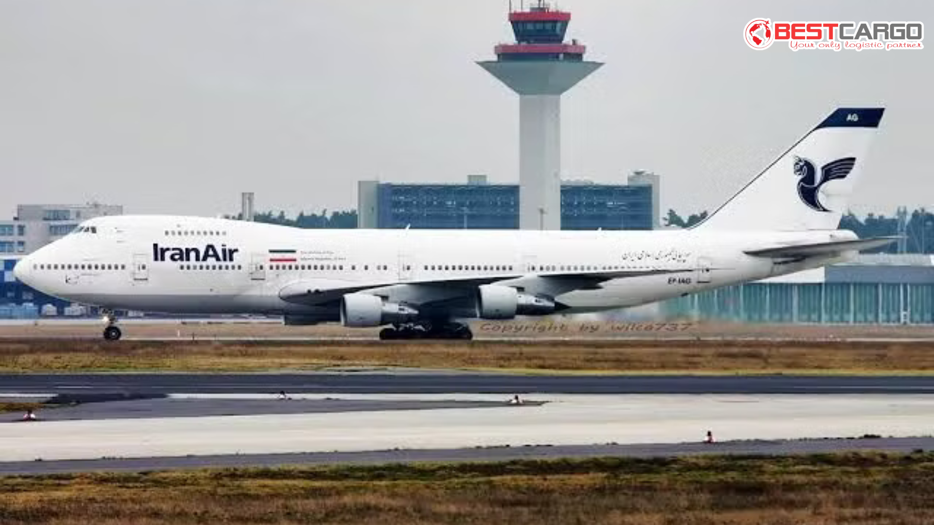 Hàng không Iran nối lại các chuyến bay sau 50 ngày đình chỉ